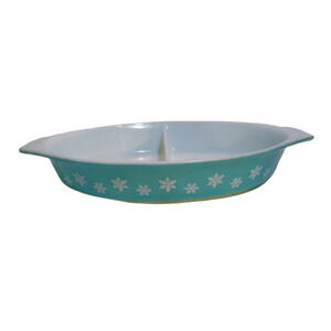 Pyrex Snowflake Turquoise 1.5 Quart Oval Divided Dish/Casserole